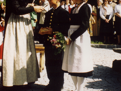 Datei-Vorschaubild - Katholische-Frauenschaft_Kinder Mayrhofer-Elisabeth.1_1992.jpg