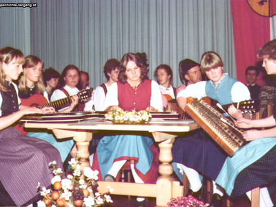 Datei-Vorschaubild - Bildungswerk_Musikgruppe.4_1980.jpg