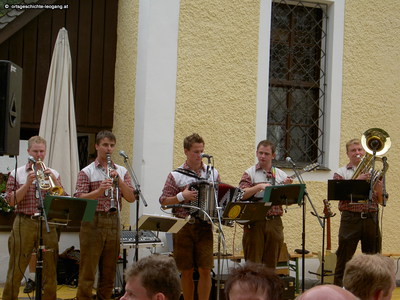 Datei-Vorschaubild - Gemeindeamt-Leogang_Musik_2006.jpg