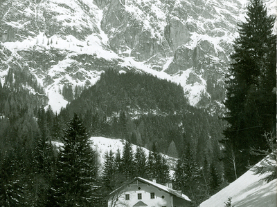 Datei-Vorschaubild - Seyffertitz_Badhaus Winter_1957.jpg