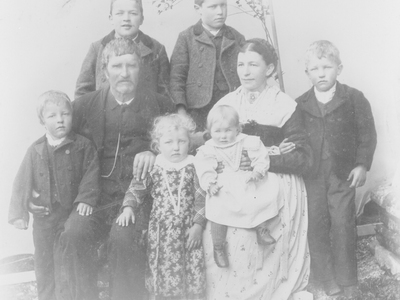 Datei-Vorschaubild - Kirchenwirt_Stöckl-Ulrich Kröll-Anna Hochzeit_1888.jpg