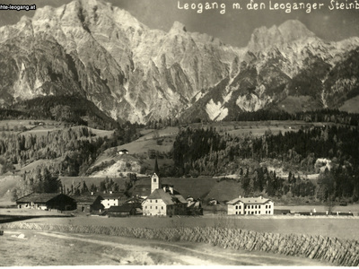 Datei-Vorschaubild - Eder-Alois_Kirchenwirt Hutter Kirche Pfarrhof Schule-neu Neudeggbauer_1928.jpg