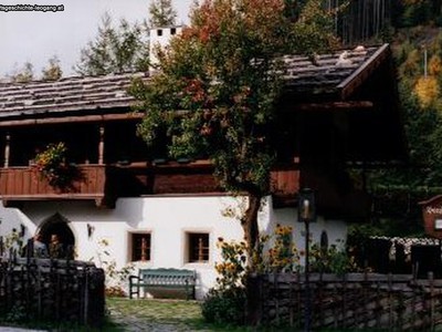Datei-Vorschaubild - Bergbaumuseum_Seitenansicht Sommer_2001.jpg