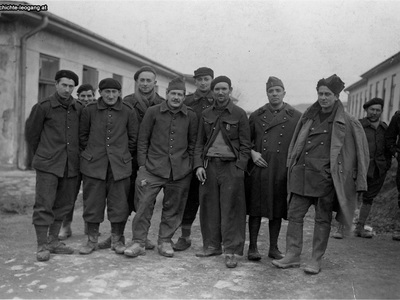 Datei-Vorschaubild - Duclercq-Francois_Französische-Gefangene STALAG-17-A Kaisersteinbruch Duclercq-Francois 4.vl_1941.jpg