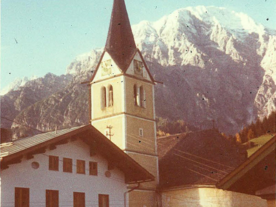 Datei-Vorschaubild - Höck-Leonhard_Hutter-Neubau Kirche_1965.jpg