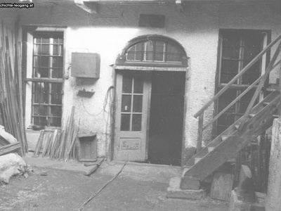 Datei-Vorschaubild - Weigand-Heribert_Eingang Schmiede Stiege-Zugang-Gemeindeamt_1955.jpg