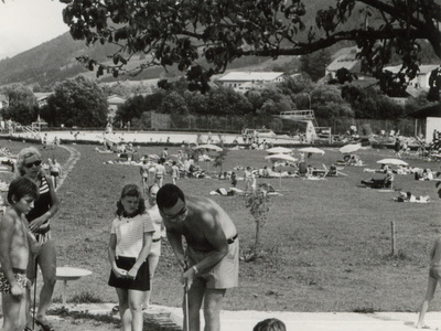 Datei-Vorschaubild - Steidl-Albert_Schwimmbad.4_1968.jpg