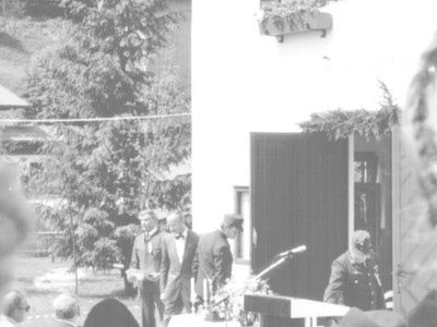 Datei-Vorschaubild - Bergbaumuseum_Festgäste.7_1988.jpg