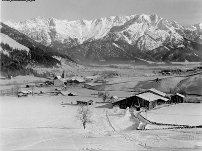 Datei-Vorschaubild - Schöllhorn_Winter Dorf Obergrundbauer_1936.jpg