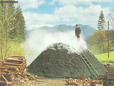 Datei-Vorschaubild - Bergbaumuseum_Kohlenmeiler_1965.jpg