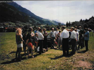 Datei-Vorschaubild - Gemeindeamt_Demonstranten_1993.jpg
