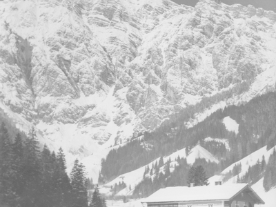 Datei-Vorschaubild - Müller-Marianne_Winter Ullach Birnhorn-Südwand_1952.jpg