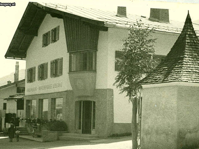 Datei-Vorschaubild - Höck-Leonhard_Aussenansicht_1961.jpg