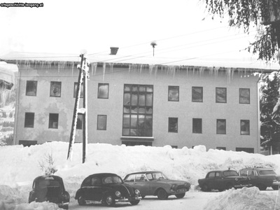 Datei-Vorschaubild - Schulchronik_Schulhaus.2_1964.jpg
