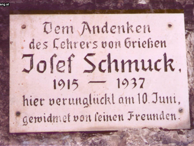 Datei-Vorschaubild - Hammerschmied-Edi_Schmuck-Josef Dreizinthörner_1937.jpg