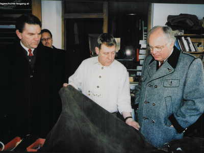 Datei-Vorschaubild - Gemeindeamt_Schneiderei Grießner-Georg Eder-Georg Schausberger-Franz_1998.jpg