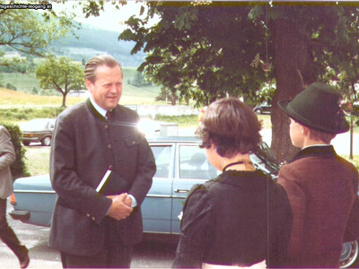 Datei-Vorschaubild - Gemeindeamt_Mayr-Melnhof-Friedrich Begrüßung_1983.jpg