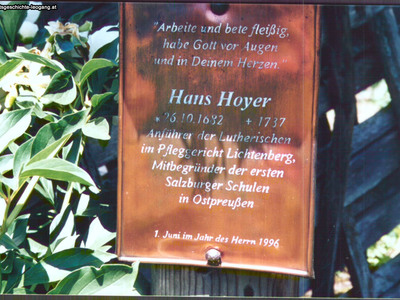 Datei-Vorschaubild - Bergbaumuseum_Tafel Hoyer-Gedenkkreuz_1996.jpg