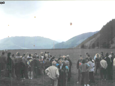 Datei-Vorschaubild - Gemeindeamt_Demonstranten.3_1993.jpg