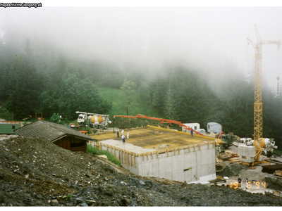 Datei-Vorschaubild - Bergbahn_Rohbau_2003.jpg