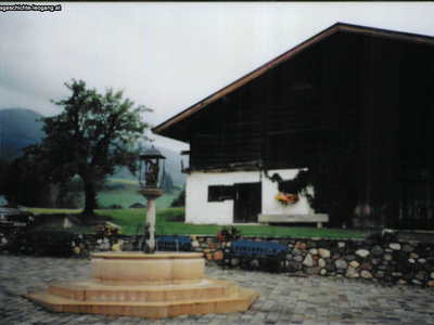 Datei-Vorschaubild - Gemeindeamt_Brunnen Wirtsstall_1997.jpg