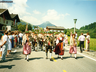 Datei-Vorschaubild - Höck-Leonhard_Musikkapelle Markedenderinnen_1988.jpg