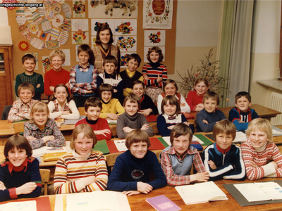 Datei-Vorschaubild - Schulchronik_Vierte-Klasse Höck-Gabriele_1979.jpg