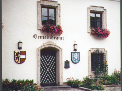 Datei-Vorschaubild - Gemeindeamt_Gemeindeamt.2_1999.jpg