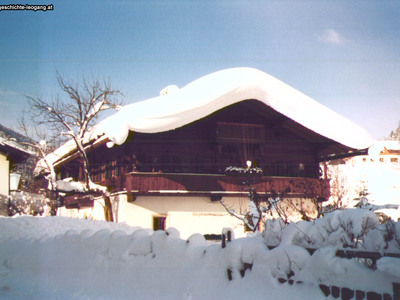 Datei-Vorschaubild - Bergbaumuseum_Giebelansicht Winter.5_1996.jpg