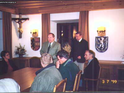 Datei-Vorschaubild - Gemeindeamt_Gemeinderatssitzung Scheiber-Matthias Mayrhofer-Hermann Mitterer-Paul Hammerschmied-Rathgeb-Helga_1999.jpg