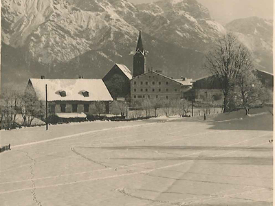 Datei-Vorschaubild - Brunner-Alois_Waggerl Kirchenwirt Kirche_1936.jpg