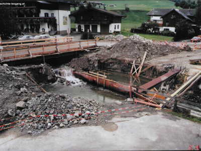Datei-Vorschaubild - Madreiter-Josef_Bau Schwarzbachbrücke_1999.jpg