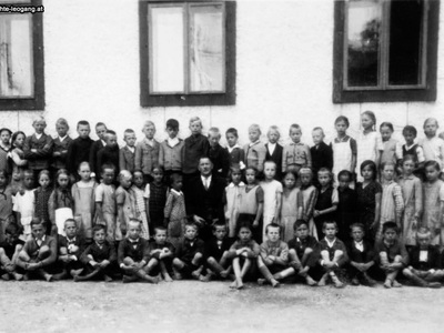 Datei-Vorschaubild - Schulchronik_Schulklasse_1935.jpg