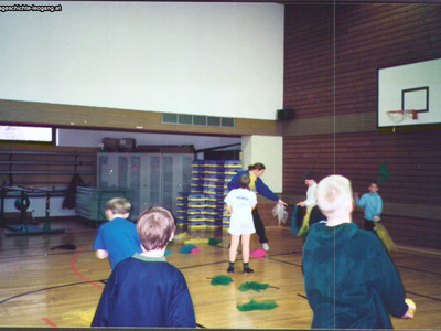 Datei-Vorschaubild - Hauptschule_Turnen.1_2002.jpg