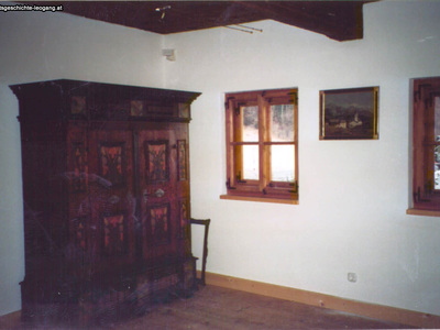Datei-Vorschaubild - Bergbaumuseum_Bauernkasten_1999.jpg