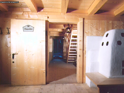 Datei-Vorschaubild - Bergbaumuseum_Eingang_1989.jpg