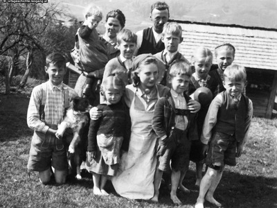 Datei-Vorschaubild - Schwabl-Hermine_Hörlbauer Schwabl-Hermine Arbeitseinsatz Kinderdienst_1941.jpg