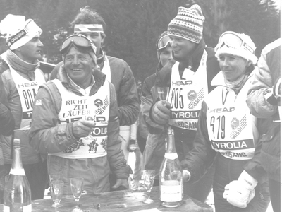 Datei-Vorschaubild - Krallerhof_AK-Wisbi-Rennen Richtzeitläufer Altenberger-Sepp_1990.jpg