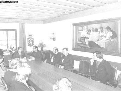 Datei-Vorschaubild - Vuray_Haslauer-Wilfried Gemeinderat Sitzungssaal.1_1981.jpg