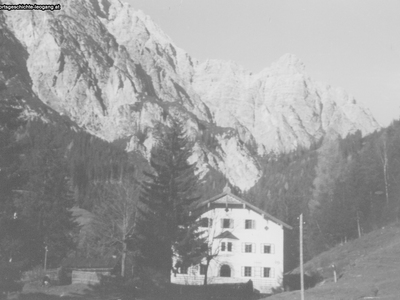 Datei-Vorschaubild - Seyffertitz_Badhaus.1_1937.jpg