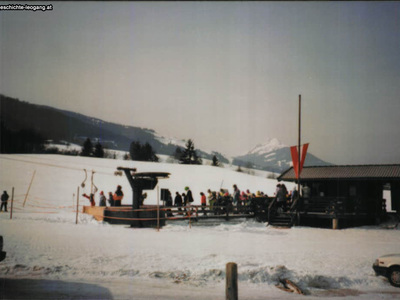 Datei-Vorschaubild - Bergbaumuseum_Kinderschitag Schantei Talstation_1992.jpg