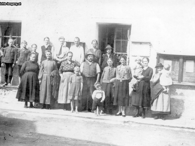 Datei-Vorschaubild - Eder-Anna_Stöckl-Georg Familie_1927.jpg