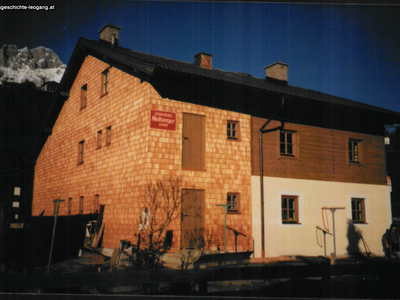 Datei-Vorschaubild - Gemeindeamt_Totengräberhaus.1_1987.jpg