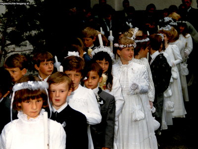 Datei-Vorschaubild - Bergbaumuseum_Erstkommunionkinder_1987.jpg