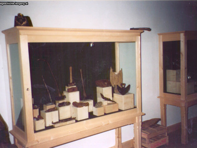 Datei-Vorschaubild - Bergbaumuseum_Mineralien.3_1999.jpg