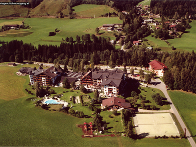 Datei-Vorschaubild - Krallerhof_Hotelanlage_1997.jpg