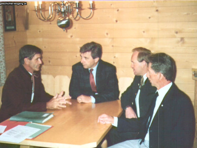 Datei-Vorschaubild - Gemeindeamt_Mayrhofer-Anton Katschthaler-Hans Scheiber-Matthias_1987.jpg