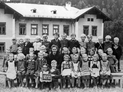 Datei-Vorschaubild - Schulchronik_Erste-Klasse-1948-1949 Schwaiger-Maria_1949.jpg