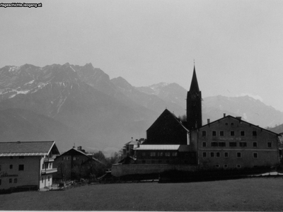 Datei-Vorschaubild - Schachermayer-Dominik_Kaffeehaus Madreiter Kirche Kirchenwirtsaal_1958.jpg