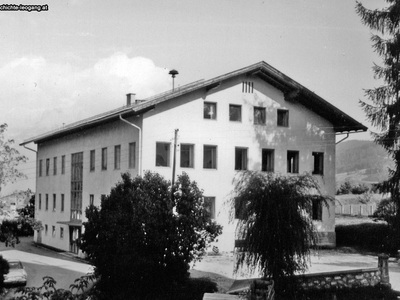 Datei-Vorschaubild - Schulchronik_Schulhaus.5_1964.jpg